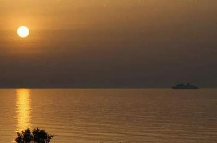 Evi And Hotel apartamentowy Theológos