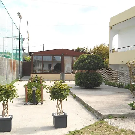 Ξενοδοχείο με διαμερίσματα Evi And Θεολόγος