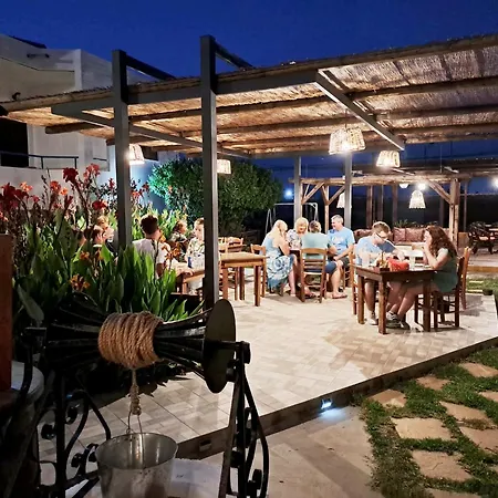 Apartahotel Evi And Theológos