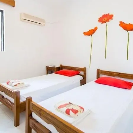 Evi And Aparthotel