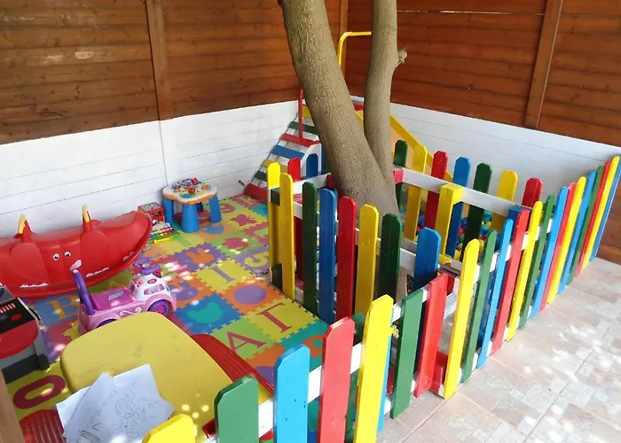 Evi And 3* Theológos