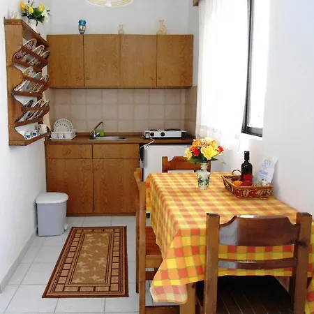 Evi And 아파트호텔 3*