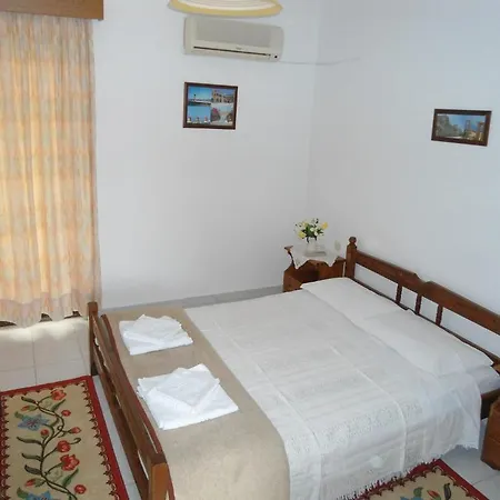 Evi And Aparthotel Theológos