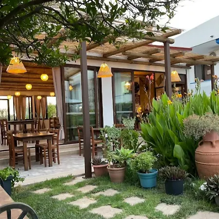 Apartmanhotel Evi And 3*